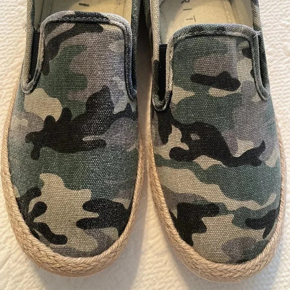 Esprit Nadeen Camo Slip-on Shoe Jute Edging Rubber Sole Textile Upper Flat 7.5 - Picture 3 of 9